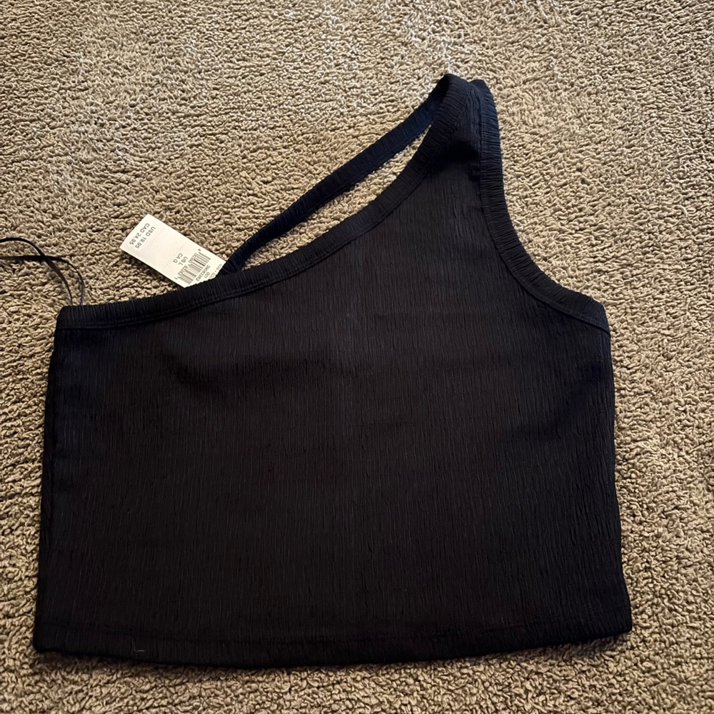 One shoulder crop top